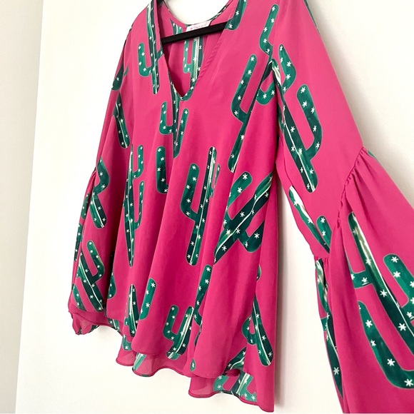 Cute Cactus Print Izzy & Lola Blouse with Puffy Sleeves - Picture 6 of 6